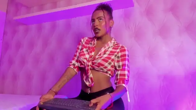 Hilary-banks online show from 03.07.25