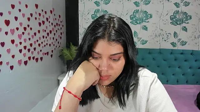 Snapshot of LindaBreeS chatting on 02.10.25 LindaBreeS online show from 02.10.25