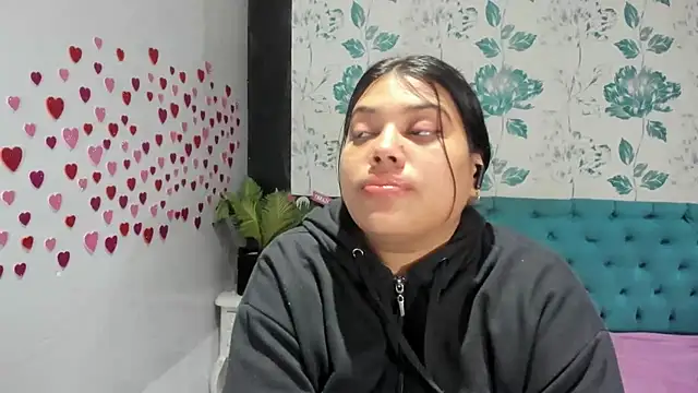 Snapshot of LindaBreeS chatting on 02.14.25 LindaBreeS online show from 02.14.25