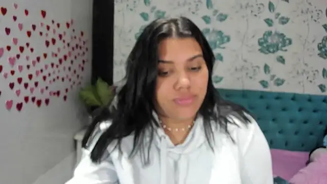 Snapshot of LindaBreeS chatting on 02.17.25 LindaBreeS online show from 02.17.25