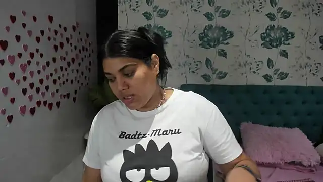 Snapshot of LindaBreeS chatting on 02.18.25 LindaBreeS online show from 02.18.25