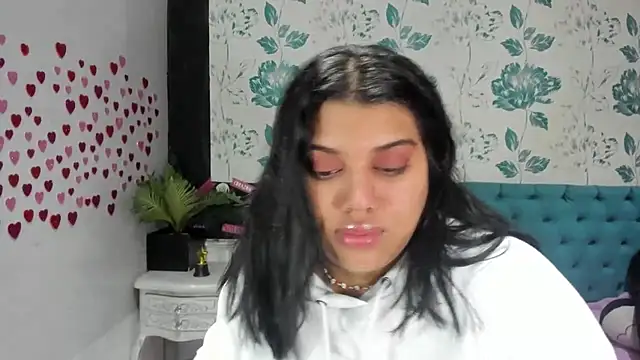 Snapshot of LindaBreeS chatting on 02.21.25 LindaBreeS online show from 02.21.25