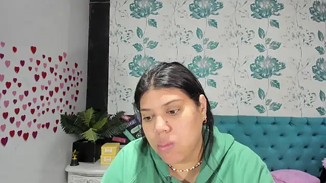 Snapshot of LindaBreeS chatting on 02.24.25 LindaBreeS online show from 02.24.25