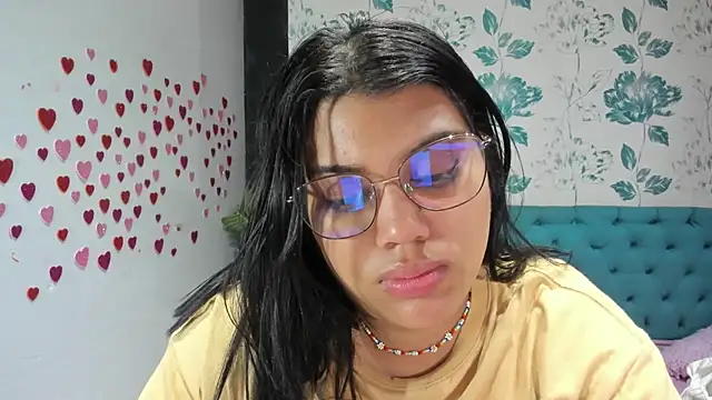 Snapshot of LindaBreeS chatting on 03.01.25 LindaBreeS online show from 03.01.25