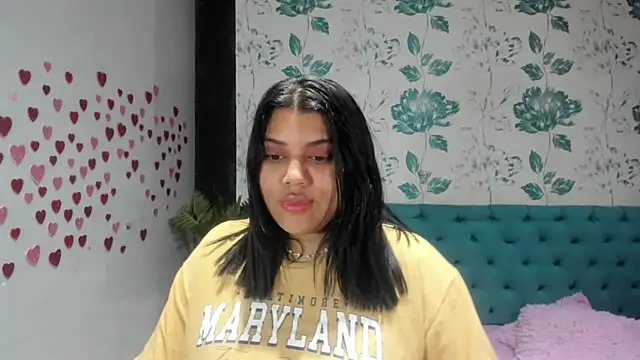 Snapshot of LindaBreeS chatting on 03.02.25 LindaBreeS online show from 03.02.25