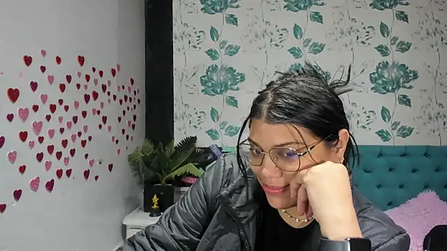 Snapshot of LindaBreeS chatting on 03.03.25 LindaBreeS online show from 03.03.25