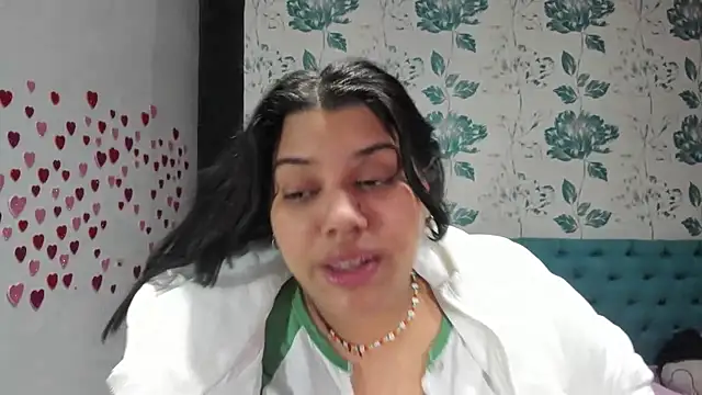 Snapshot of LindaBreeS chatting on 03.08.25 LindaBreeS online show from 03.08.25