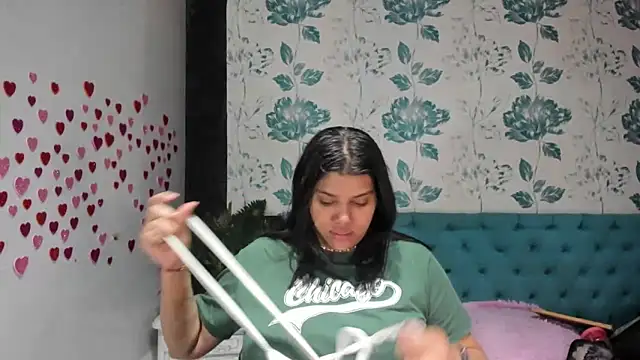 Snapshot of LindaBreeS chatting on 03.11.25 LindaBreeS online show from 03.11.25