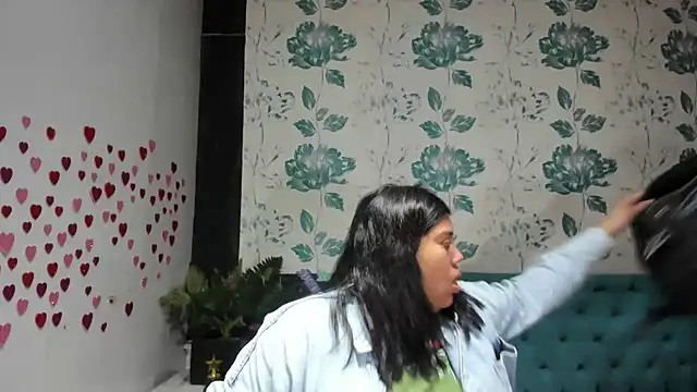 Snapshot of LindaBreeS chatting on 03.15.25 LindaBreeS online show from 03.15.25