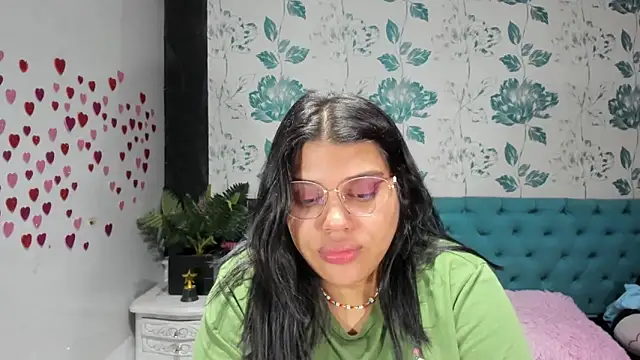 Snapshot of LindaBreeS chatting on 03.16.25 LindaBreeS online show from 03.16.25