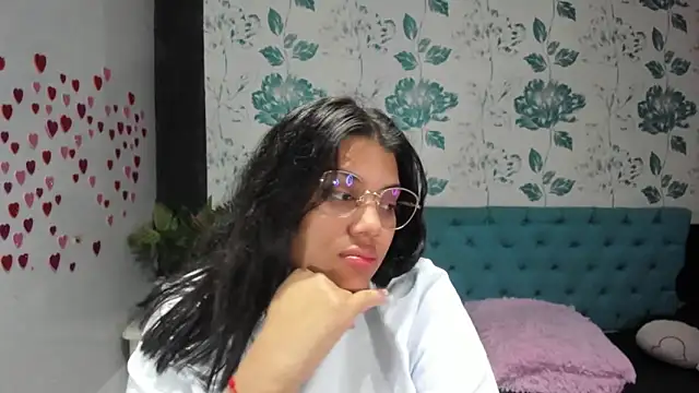 Snapshot of LindaBreeS chatting on 03.16.25 LindaBreeS online show from 03.16.25