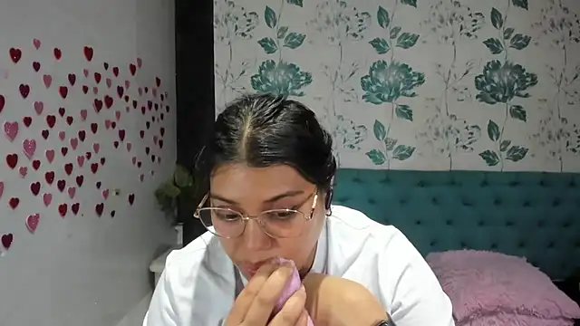 Snapshot of LindaBreeS chatting on 03.16.25 LindaBreeS online show from 03.16.25