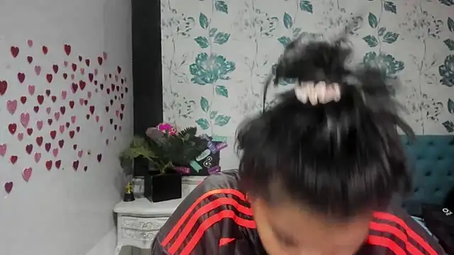 Snapshot of LindaBreeS chatting on 03.20.25 LindaBreeS online show from 03.20.25