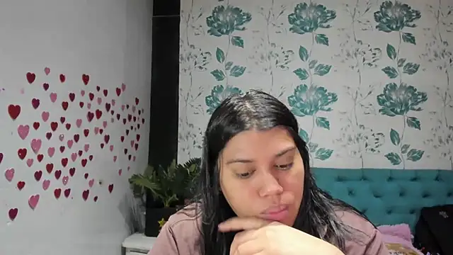 Snapshot of LindaBreeS chatting on 03.22.25 LindaBreeS online show from 03.22.25