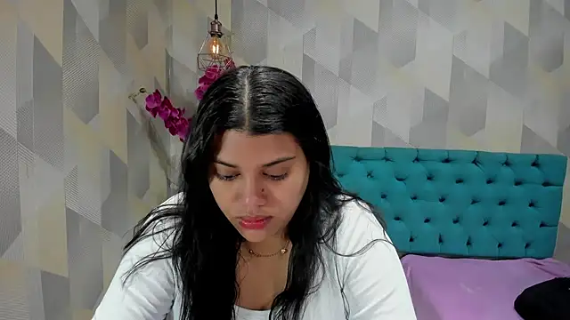 Snapshot of LindaBreeS chatting on 10.21.25 LindaBreeS online show from 10.21.25