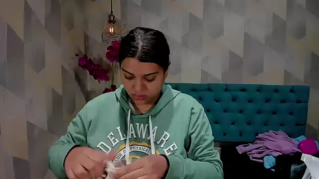 Snapshot of LindaBreeS chatting on 10.26.25 LindaBreeS online show from 10.26.25