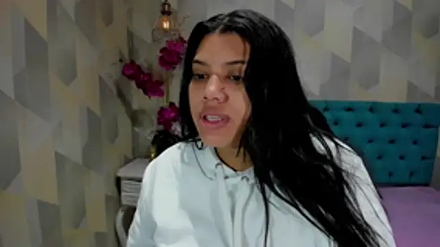 Snapshot of LindaBreeS chatting on 10.27.25 LindaBreeS online show from 10.27.25