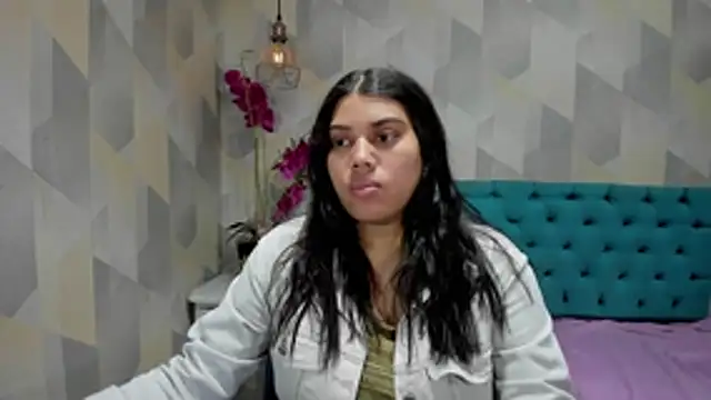 Snapshot of LindaBreeS chatting on 11.08.25 LindaBreeS online show from 11.08.25