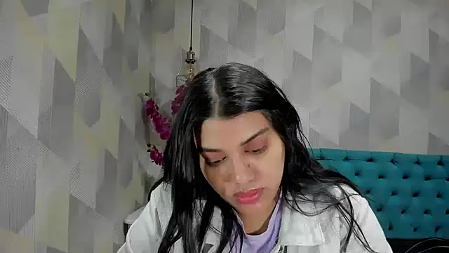 Snapshot of LindaBreeS chatting on 11.09.25 LindaBreeS online show from 11.09.25