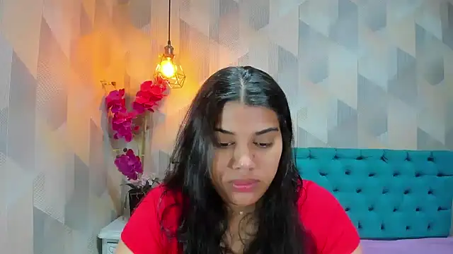 Snapshot of LindaBreeS chatting on 12.14.25 LindaBreeS online show from 12.14.25