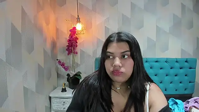 Snapshot of LindaBreeS chatting on 02.28.26 LindaBreeS online show from 02.28.26