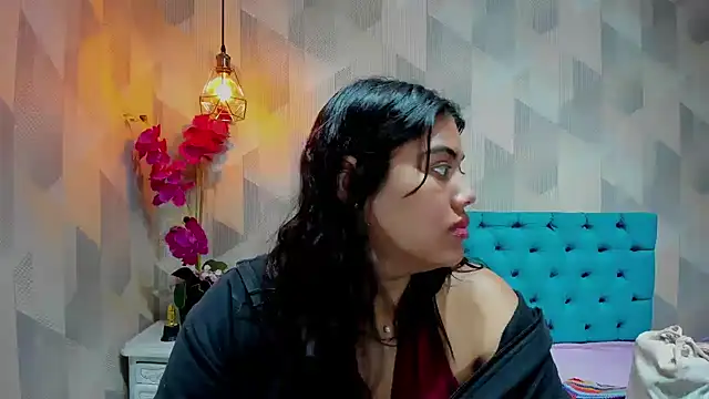 Snapshot of LindaBreeS chatting on 03.21.26 LindaBreeS online show from 03.21.26