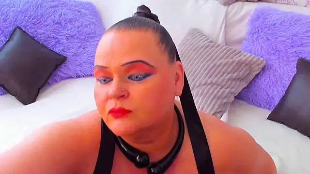 Snapshot of MilanaBiegert chatting on 02.17.25 MilanaBiegert online show from 02.17.25