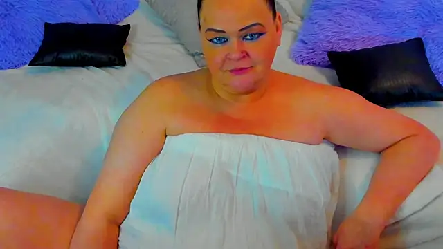 Snapshot of MilanaBiegert chatting on 03.12.25 MilanaBiegert online show from 03.12.25