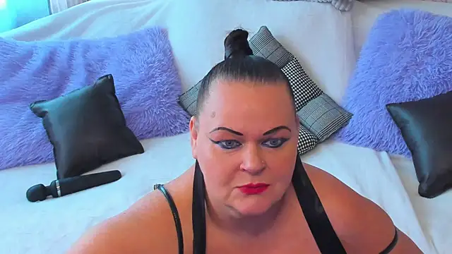 Snapshot of MilanaBiegert chatting on 09.16.25 MilanaBiegert online show from 09.16.25