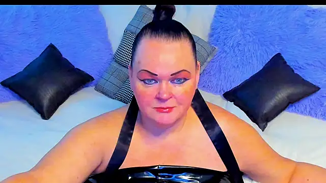 Snapshot of MilanaBiegert chatting on 11.04.25 MilanaBiegert online show from 11.04.25