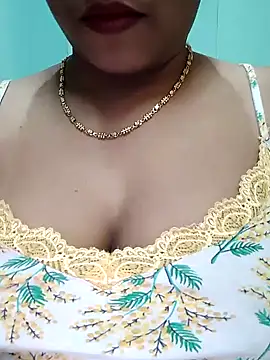 Snapshot of sexyindi_couple chatting on 12.03.24 sexyindi couple online show from 12.03.24