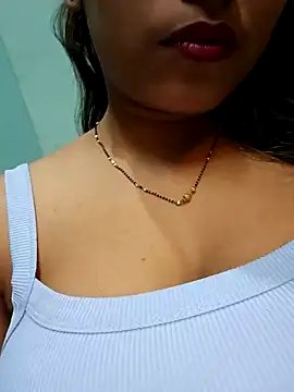 Snapshot of sexyindi_couple chatting on 01.30.25 sexyindi couple online show from 01.30.25