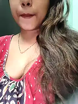 Snapshot of sexyindi_couple chatting on 02.02.25 sexyindi couple online show from 02.02.25