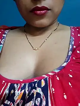 Snapshot of sexyindi_couple chatting on 02.15.25 sexyindi couple online show from 02.15.25