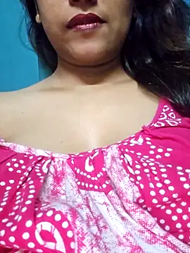 Snapshot of sexyindi_couple chatting on 09.24.25 sexyindi couple online show from 09.24.25