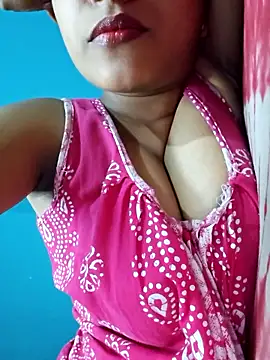 Snapshot of sexyindi_couple chatting on 10.15.25 sexyindi couple online show from 10.15.25