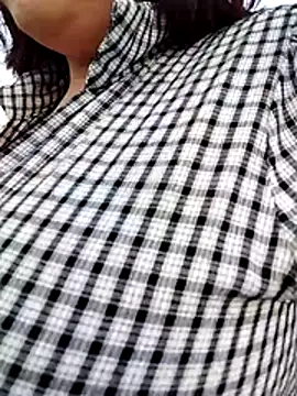Snapshot of Lucia8600 chatting on 07.19.26 Lucia8600 online show from 07.19.26