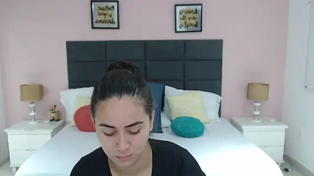 Snapshot of MadisonJenner chatting on 01.23.25 MadisonJenner online show from 01.23.25