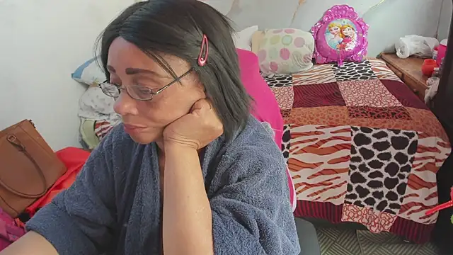 Mrs mommy  online show from 01.31.26