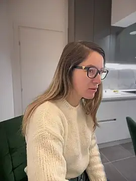 Snapshot of HotXMom chatting on 01.16.25 HotXMom online show from 01.16.25