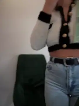 Snapshot of HotXMom chatting on 01.22.25 HotXMom online show from 01.22.25