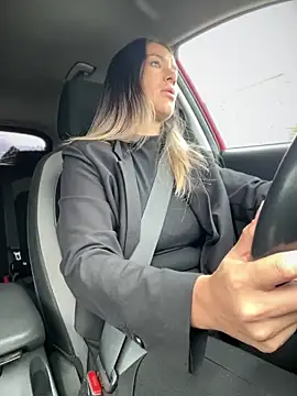 Snapshot of HotXMom chatting on 09.15.25 HotXMom online show from 09.15.25