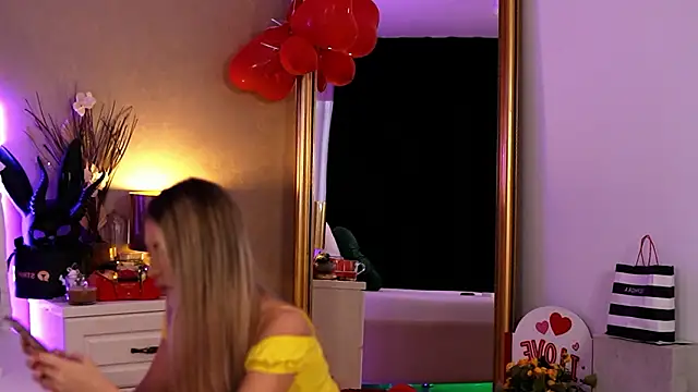 EvellineClaire online show from 03.19.26