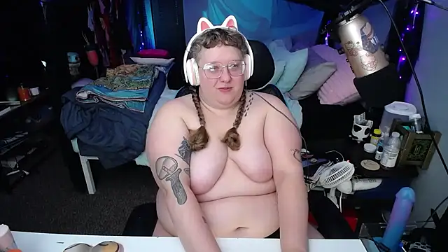 FatVeronica online show from 02.22.25