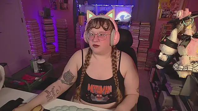 Snapshot of FatVeronica chatting on 06.27.26 FatVeronica online show from 06.27.26