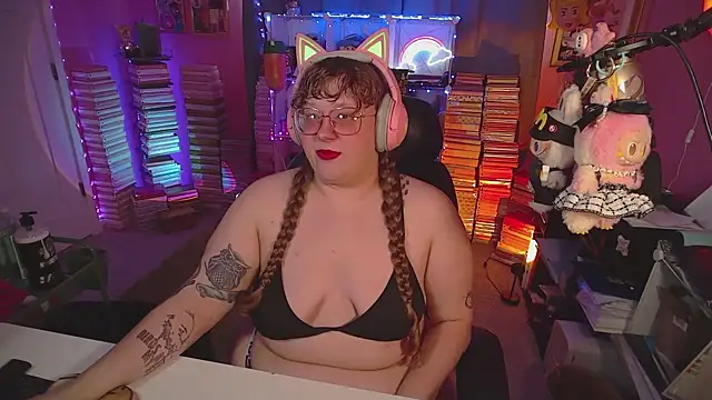 Snapshot of FatVeronica chatting on 07.08.26 FatVeronica online show from 07.08.26