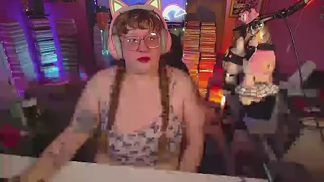 Snapshot of FatVeronica chatting on 07.09.26 FatVeronica online show from 07.09.26