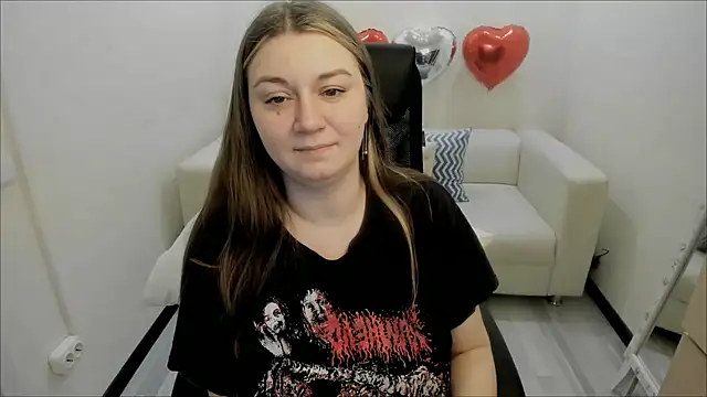 Snapshot of AlisaBacker chatting on 02.12.25 AlisaBacker online show from 02.12.25