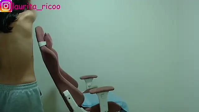 Snapshot of laurita_rico chatting on 12.24.24 laurita rico online show from 12.24.24