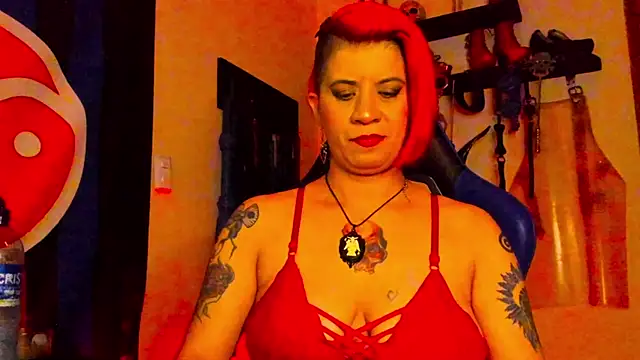 Snapshot of DominatrixBlue chatting on 01.20.25 DominatrixBlue online show from 01.20.25